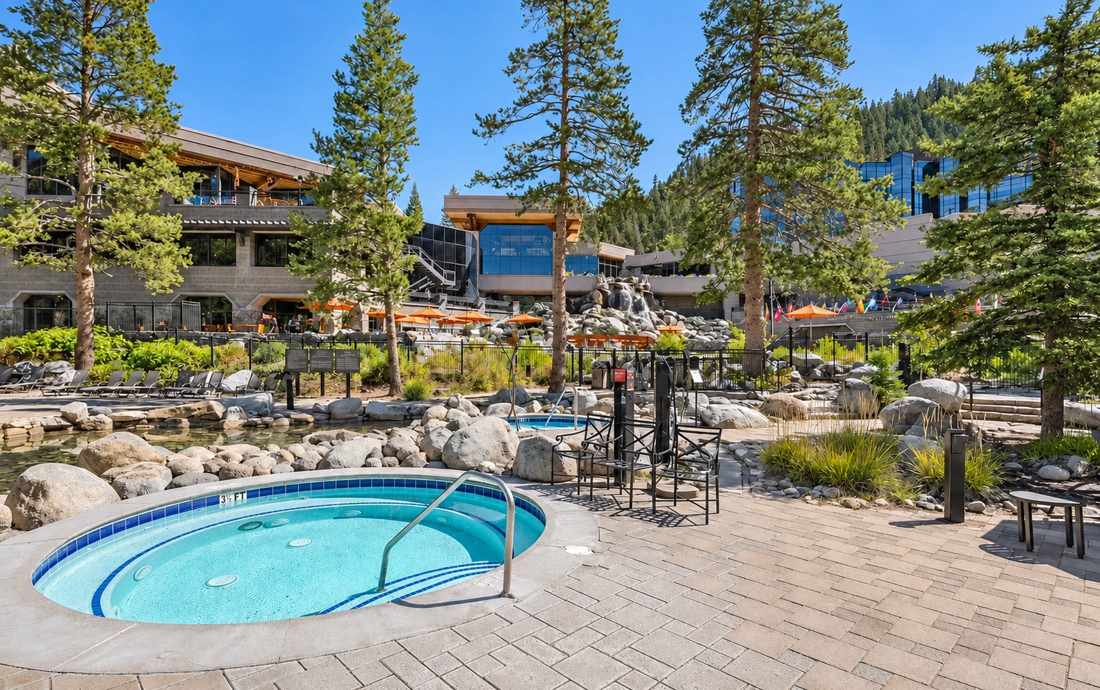 Resort amenities — Outdoor hot tub