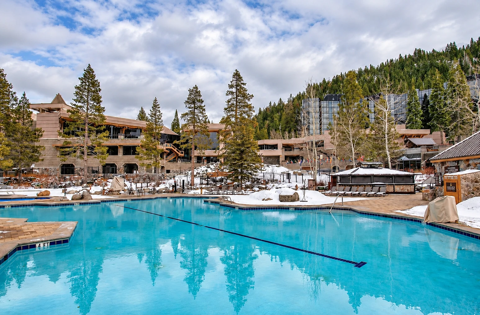 Resort amenities — Outdoor pool